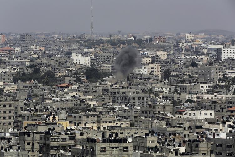 Angreb. Israel indledte 8. juli en større offensiv mod Gazastriben for at tilintetgøre raketangreb fra militante fra den islamistiske Hamas-bevægelse 