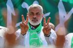 Jaget. Ismail Haniyehs lederskab bliver ikke anerkendt af præsidenten for De Palæstinensiske Selvstyreområder, Mahmoud Abbas. Israel frygter ham dog nok til at ville dræbe ham. 