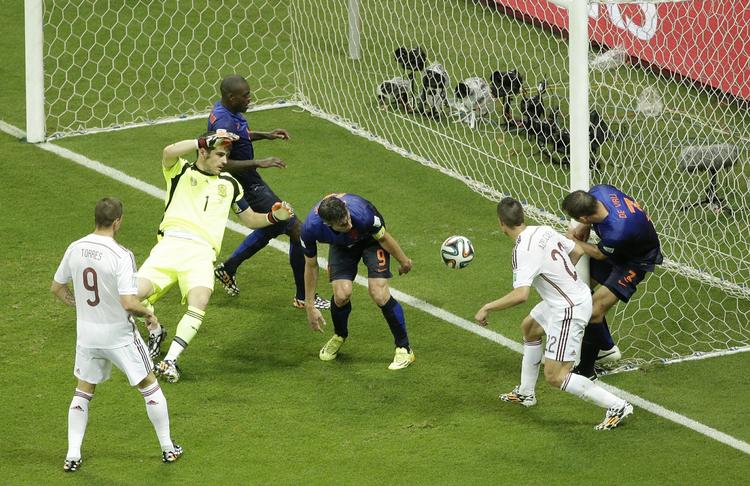 3-1. Under VM scorede Stefan de Vrij sit første landskampsmål, da han dukkede op ved anden stolpe og bragte Holland foran 3-1 mod Spanien. 