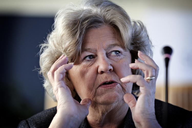 V-kritik. Birthe Rønn Hornbech langer ud efter partifælle Inger Støjbergs forslag om at differentiere kravene til indvandrere alt efter, hvor de kommer fra. 