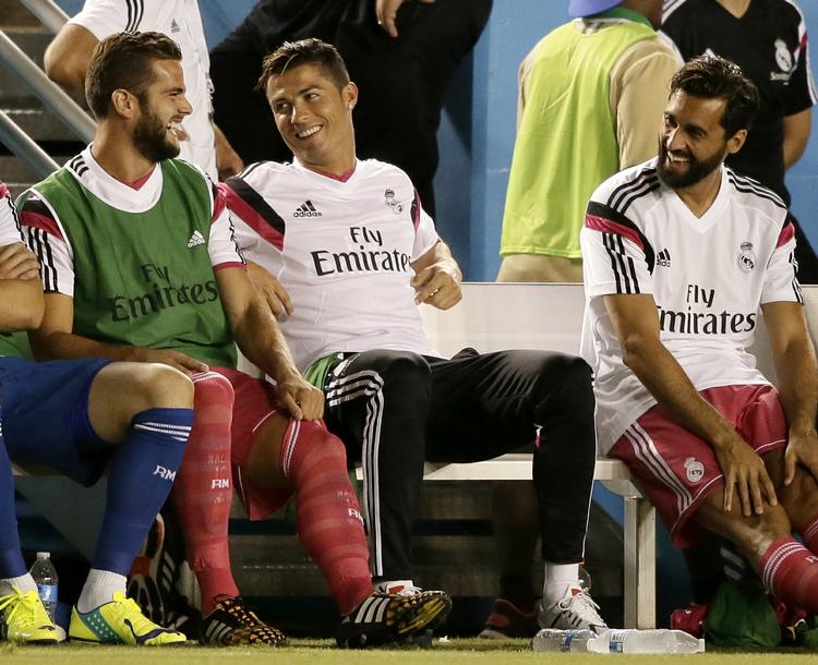 klar. Cristiano Ronaldo (midt) var på bænken tirsdag, da Real Madrid spillede testkamp mod Roma i USA. 