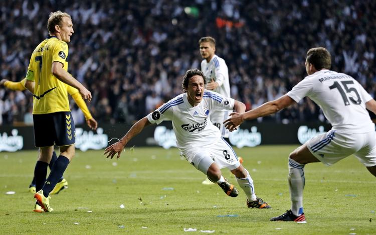 kval-kamp. FCK's Thomas Delaney jubler efter sin udligning i overtiden mod Brøndby. 