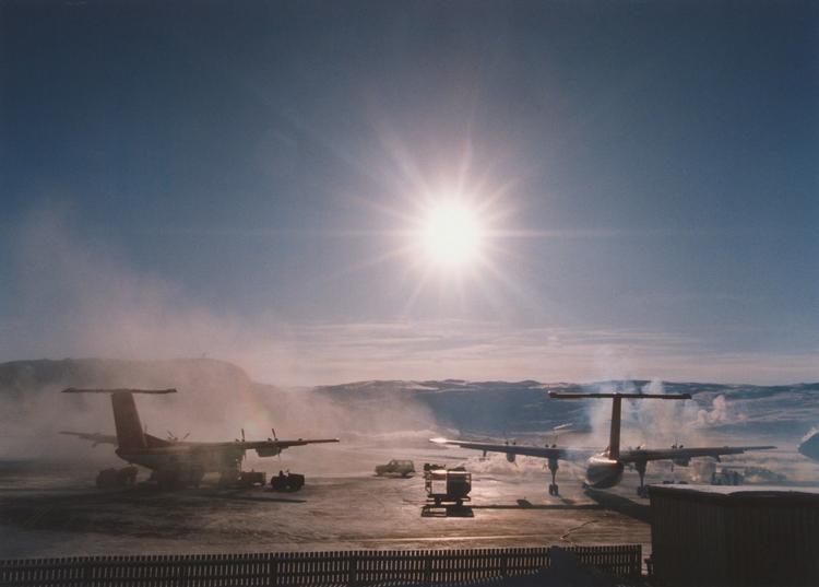 Problemer. Siden Greenland Express' første fly kom på vingerne i midten af juni måned har der været problemer med aflyste flyvninger. 
