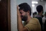 sorg. En palæstinensisk mand sørger over tabet af familiemedlemmer, der blev dræbt i dag, da en FN-skole i Jebalija-flygtningelejren i den nordlige del af Gazastriben blev ramt. 19 mistede livet, mens 125 andre blev såret - heraf flere alvorligt. Flere af de dræbte døde, mens de sov. 