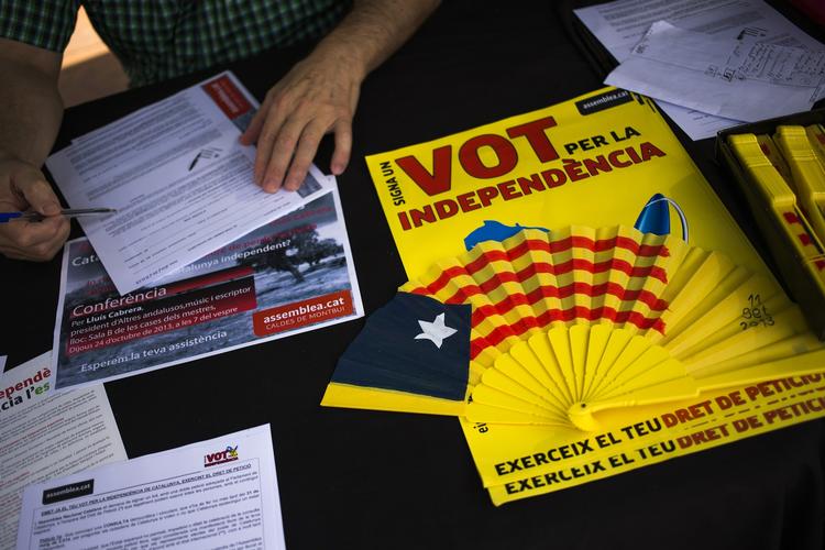 AFSTEMNING. Trods spanske protester fortsætter Catalonien forberedelserne til afstemningen i november. 