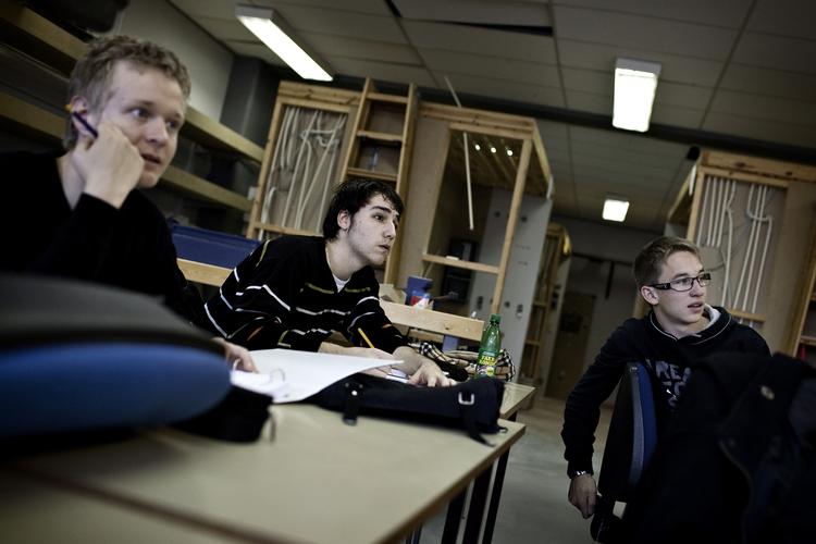 TEKNIK. Der har været en general stigning på blandt andet landets erhvervsakademier. I Esbjerg vil man gerne have de studerende til at starte på en erhvervsteknisk uddannelse lige efter teknisk skole. 