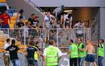 BALLADE. Aggressive ukrainske tilskuere jagtede de tilrejsende FCK-fans og kom desuden i klammeri med vagterne på stadion. 