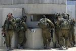 Krig. Israel har mobiliseret endnu 16.000 soldater fra reserven. Dermed er der nu i alt har indkaldt 86.000 soldater fra reserven. 