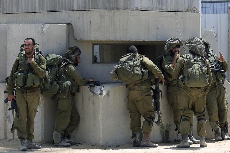 Krig. Israel har mobiliseret endnu 16.000 soldater fra reserven. Dermed er der nu i alt har indkaldt 86.000 soldater fra reserven. 