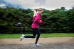 Knæpatienter. Ny undersøgelse viser, at flere danske gymnsieelever har knæproblemer. Slidgigt er blandt andet en hyppig årsag til knæproblemer hos helt unge. 