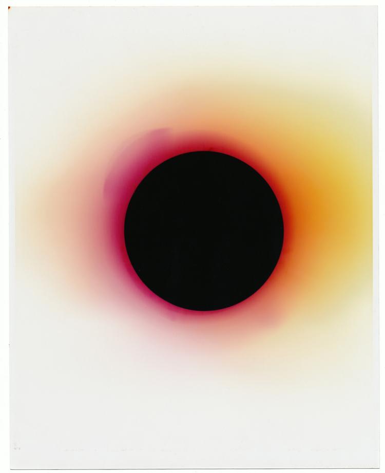 Lys. Fotogram fra fotograf Nicolai Howalts udstilling 'Light Break'. 