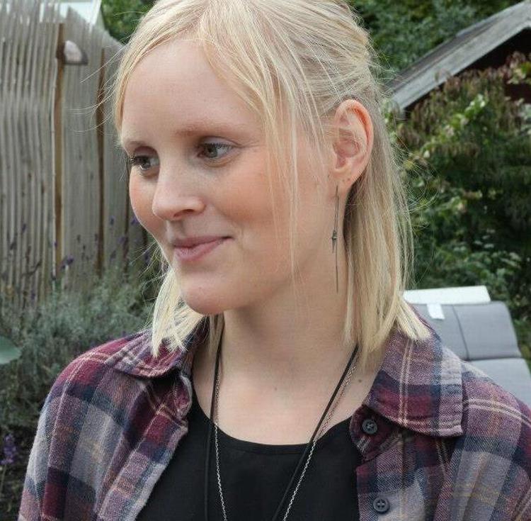BOLIGJAGT. Lea Anna Petersen mener ikke, at hun er i stand til at betale 5.000 kroner for en 1-værelses ungdomsbolig. Hun håber på at finde et værelse på et kollegium eller privat. 