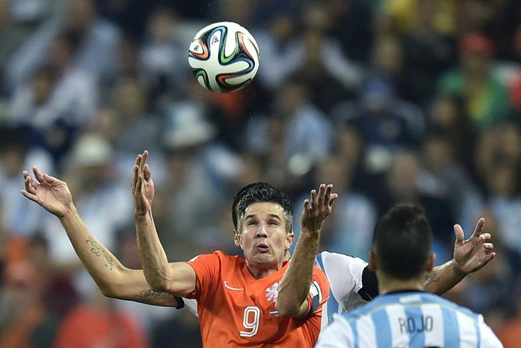 FERIE. Tre ugers ferie efter VM kommer til at koste Robin van Persie en plads på Manchester Uniteds hold, når Premier League starter. 