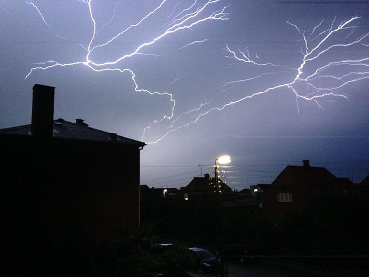 Lyn. Cecilia Maria Guldagger tog dette billede af tordenvejret i går over Amager. 