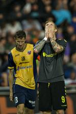 Giftemål. Brøndby-angriberen Simon Makienok skal giftes og bliver derfor med garanti ikke en del af landsholdet i den første EM-kvalifikationskamp mod Armenien den 7. september. 