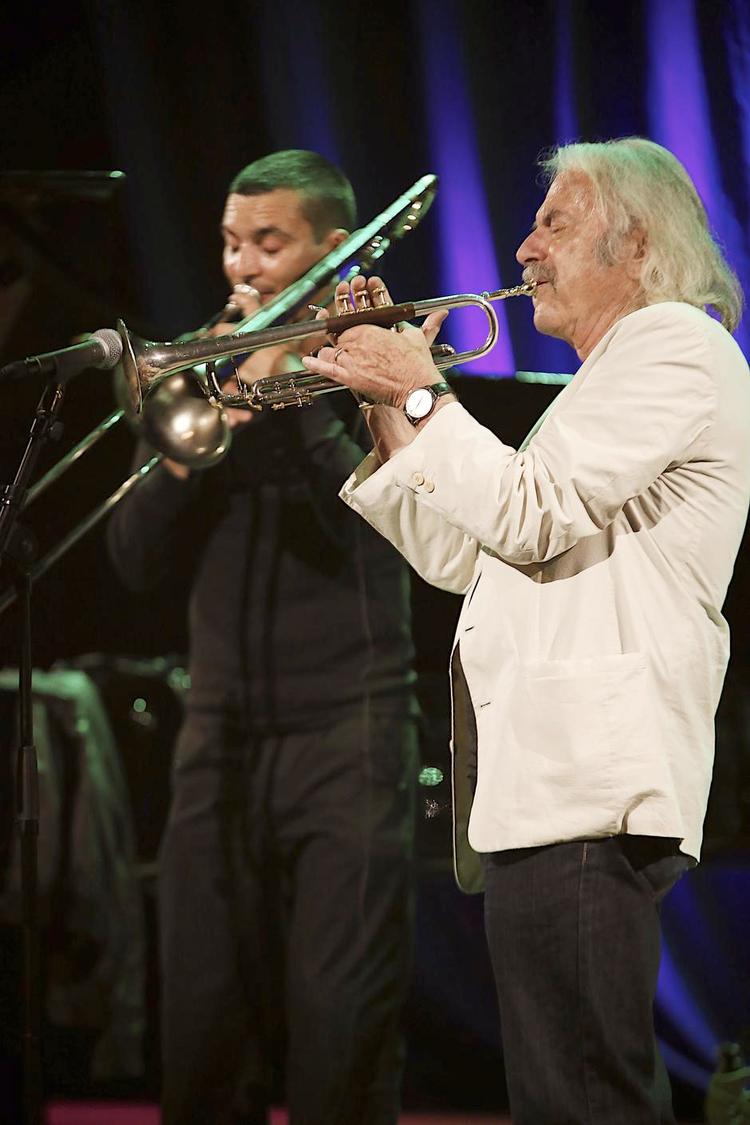 variationer. Italienske Enrico Rava satte sammen med bl.a. basunisten Gianluca Petrella nye standarder for europæisk jazz. 