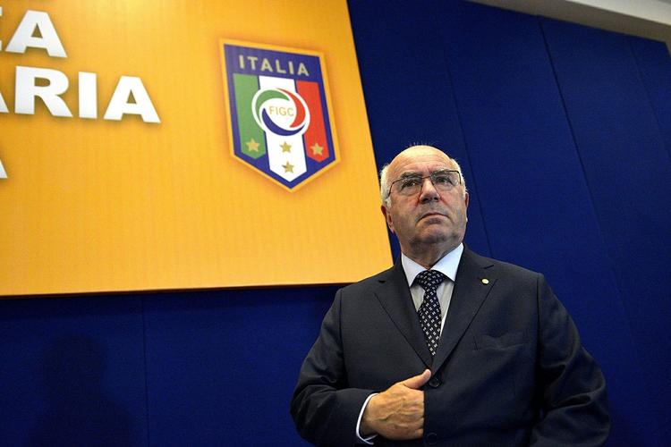 KONTROVERSIEL. En udtalelse fornylig om afrikanske fodboldspillere har næppe gavnet Carlo Tavecchios muligheder for at blive præsident for det italienske fodboldforbund. 