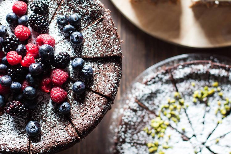 Lækkerier. Sweet Sneak leverer kager og brownies til weekendens pop-up café hos Vess på Oehlenschlagergade. 