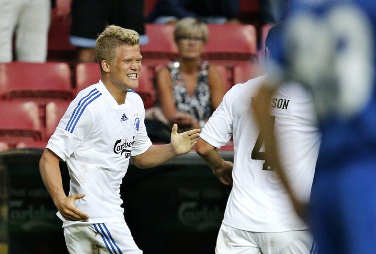 1-0. Et fladt indlæg sparkede Andreas Cornelius i kassen til FCK's føringsmål. 