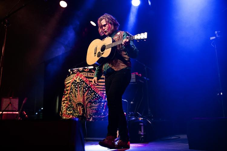 Festivalkoncert. Den kristne tro lever og ånder i Hymns From Ninevehs sange uden på noget tidspunkt at blive prædikende. 