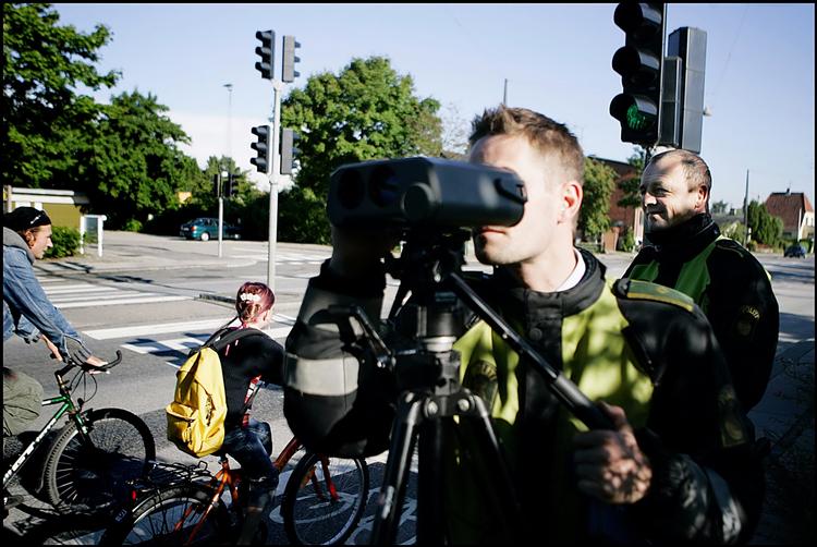 Kampagne. Politiet vil foretage både mauelle og automatiske trafikkontroller nær skoler landet over i de kommende tre uger. 
