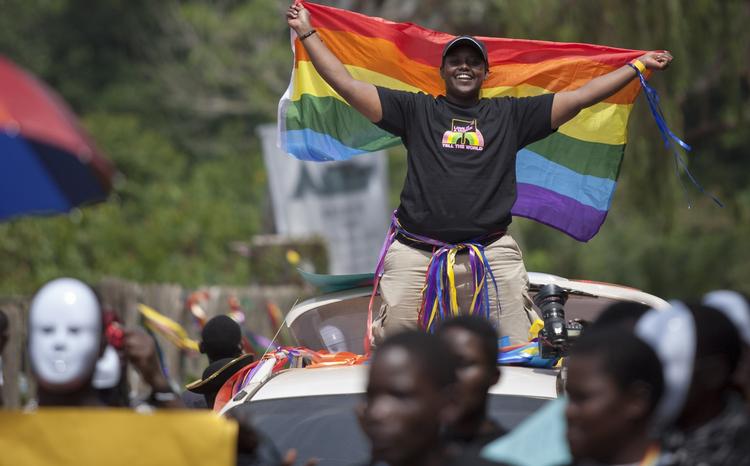 Pride. Omkring 200 homoseksuelle fra Uganda marcherede igennem byen Entebbe. 