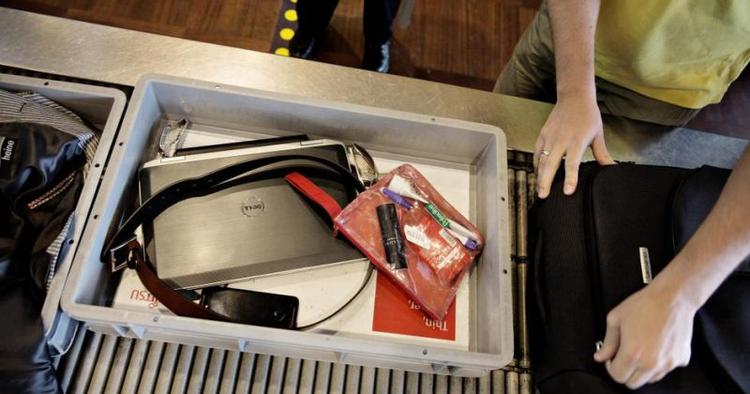 tabt? Kun ét flyselskab ud af ti, kan fortælle hvad der sker med din computer, hvis den beslaglægges på grund af manglende strøm. FOTO: Martin Lehmann 