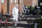 Afspærring. Politiet kørte med udrykning til Københavns Nordvestkvarter, efter en kvinde og barn blev stukket ned på åben gade. 