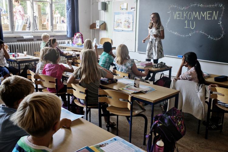 SKOLEDAG. Første skoledag på Holbergskolen i København. 