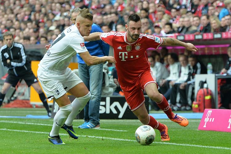 Spilletid. Det er blot blevet til 49 kampe i Bayern-trøjen for Diego Contento (til højre). 