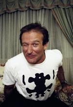 Funnybones. Robin Williams var en mester i at imitere andre, men yndede også at gøre grin med sig selv. For eksempel sin kraftige kropsbehåring, som i følge ham var »så vildtvoksende, at den stikker igennem tøjet«. 
