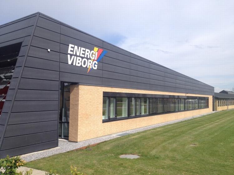 Stadion sag. Energi Viborg hovedsæde. Forsyningsvirksomheden fastholder, at det var en god forretning at købe navnesponsorat af det lokale stadion. 