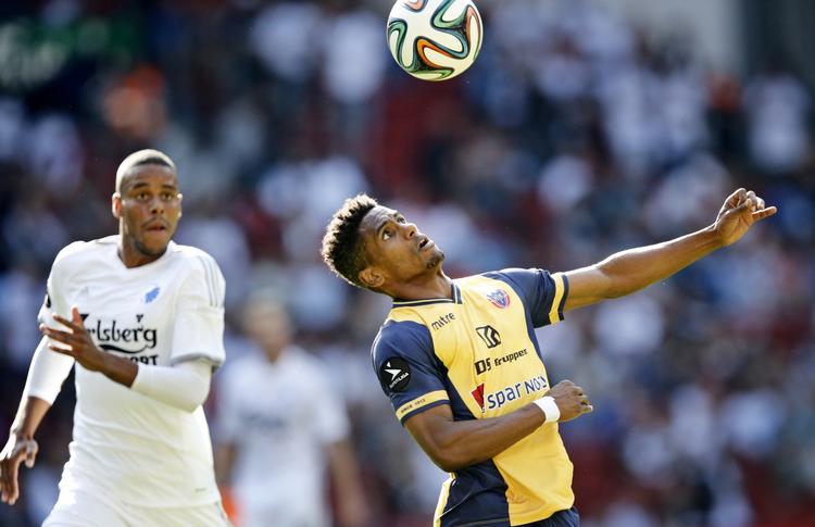 Nedtælling. Divisionsforeningen og Spillerforeningen har frem til mandag ved midnat til at finde en løsning. Ellers er der konflikt – og superligaspillerne fra FCK og Hobro må for en tid indstille aktiviteterne. 