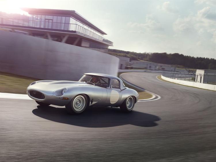 Historisk. Den genfødte Jaguar E-type kan kun bruges til racerløb. 