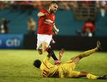 DYR. Manchester United har hentet den 19-årige back Luke Shaw forknap 280 mio. kr. – men er han pengene værd eller et eksempel på, at klubberne betaler overpris for især engelske spillere? Luke Shaw er i øvrigt netop meldt skadet og skal holde 4 ugers pause. 