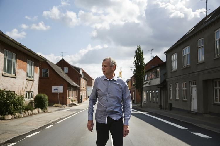 Kostomlægning. Jens Algot har været type-2 dibetiker i mange år. En ændring i hans daglige kostvaner har dog næsten gjort ham insulinfri, og kiloene er raslet af ham. 