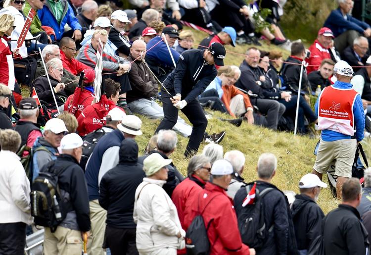 hole-in-one. Argentinske Estanislao Goya kom på førstedagen i Himmerland lidt på afveje på grund af vinden. Men fredag var der præcision i et af argentinerens slag. 