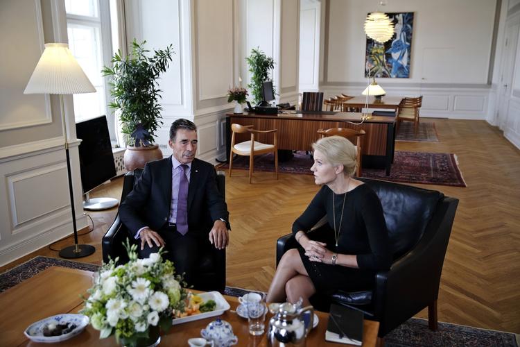 Møde. Statsminister Helle Thorning-Schmidt holder møde med Natos generalsekretær Anders Fogh Rasmussen i Statsministeriet. 
