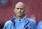 bekymring. FCK-træner Ståle Solbakken har ikke det optimale mandskab til rådighed i den svære playoff-match mod Leverkusen. 