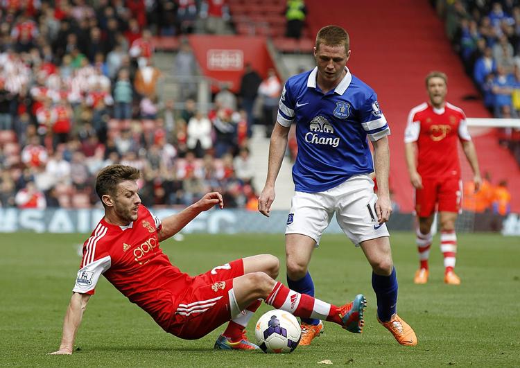 knæskade. Sidste sæsons stjerneskud, Ross Barkley (th), er kommet til skade under træning for Everton. 