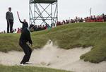 Tilfredshed. Den første store turnering i Danmark i 11 år er en succes. Også for Bradley Dredge, der spiller med om sejren i finalerunden søndag. 