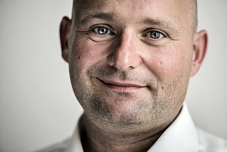 ROS. Søren Pape mener godt, at han kan rose Helle Thornings arbejde, selvom han ikke bifaler hendes politik. Og han ser hende gerne tage imod en topppost i EU. 