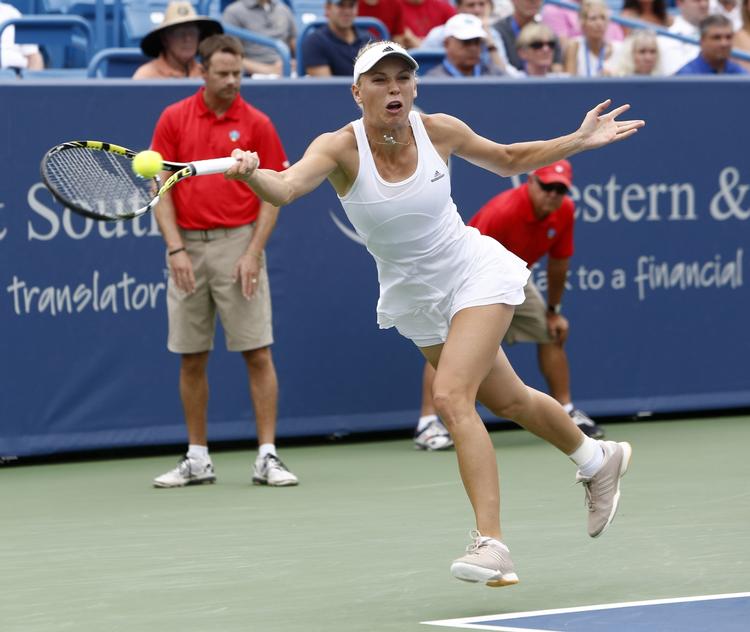 fremgang. Caroline Wozniacki manglede ikke meget, før det var blevet til sejr mod Serena Williams i semifinalen i Cincinnati. 