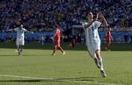 kæmpebud. Angel di Maria (th) scorer for Argentina under VM i Brasilien tidligere på sommeren. 