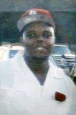 18-årige Michael Brown blev for 10 dage siden skudt og dræbt af en politibetjent. Den unge fyr var ubevæbnet, og uroligheder har præget byen Ferguson siden drabet. 