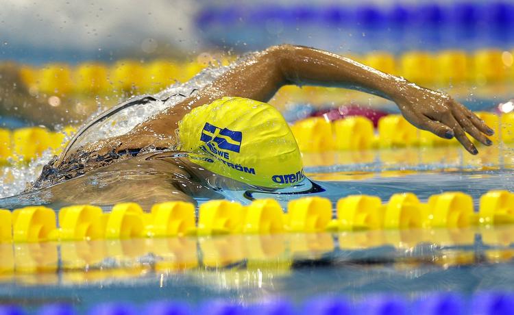 PRESSET. Med 12 minutters mellemrum skal Sarah Sjöström i aften svømme semifinale i 100 meter fri og finale i 50 meter butterfly. 