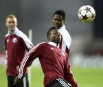 startopstilling. Danny Amankwaa starter inde på midtbanen for FCK mod Leverkusen. 