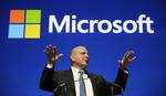 FRATRÆDEN. Efter 34 år trækker eks-direktør Steve Ballmer sig fra Microsoft, hvor han det seneste halve år alene har været bestyrelsesmedlem. 