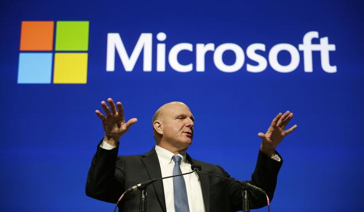 FRATRÆDEN. Efter 34 år trækker eks-direktør Steve Ballmer sig fra Microsoft, hvor han det seneste halve år alene har været bestyrelsesmedlem. 