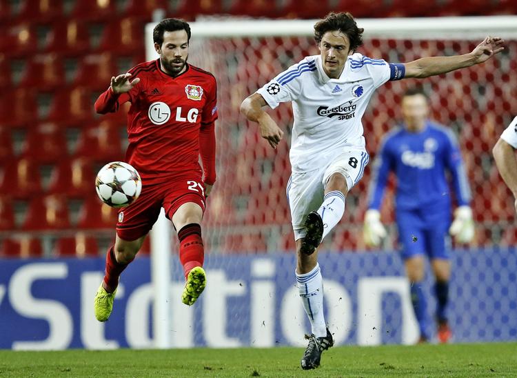 CL. Bayer 04 Leverkusens Gonzalo Castro og FCKs Thomas Delaney i duel. 